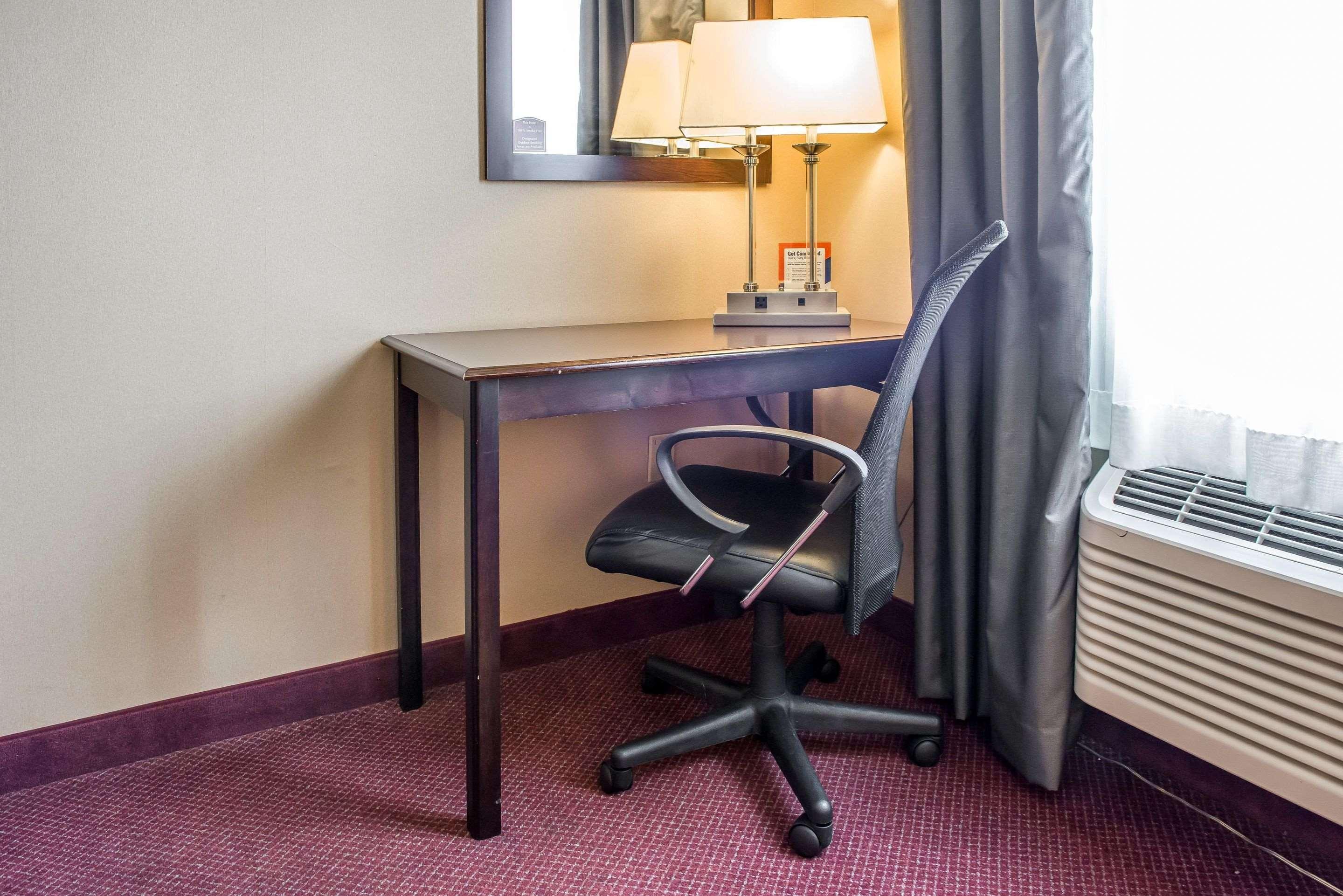 Wingate By Wyndham Pittsburgh New Stanton Hotel Eksteriør billede