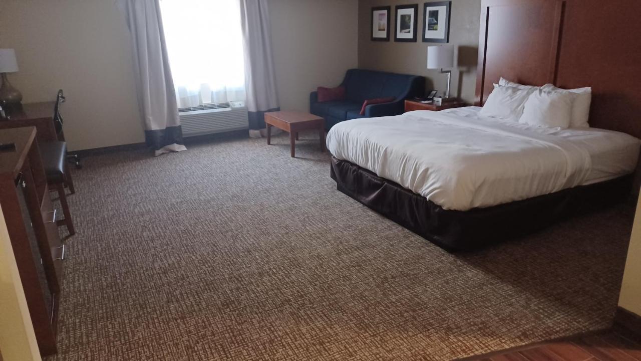 Wingate By Wyndham Pittsburgh New Stanton Hotel Eksteriør billede