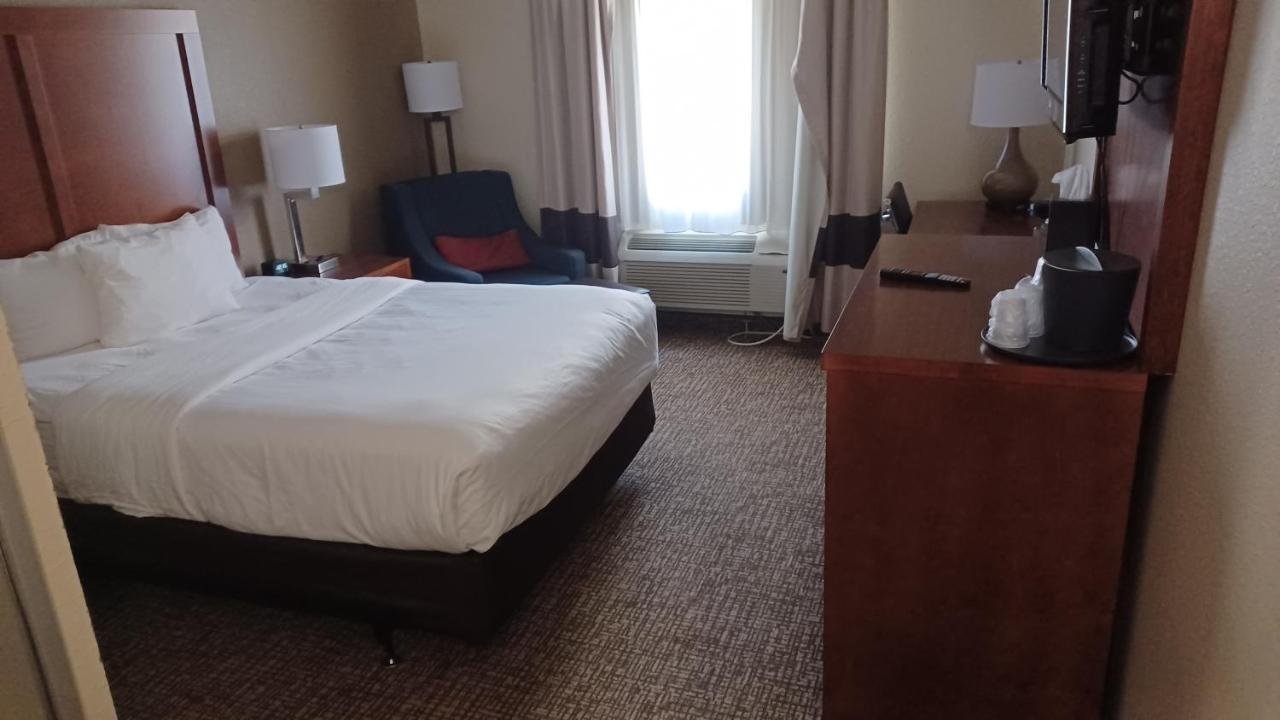 Wingate By Wyndham Pittsburgh New Stanton Hotel Eksteriør billede